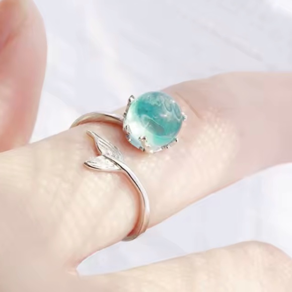 NWOT Mermaid Bubble Ring - Picture 3 of 3